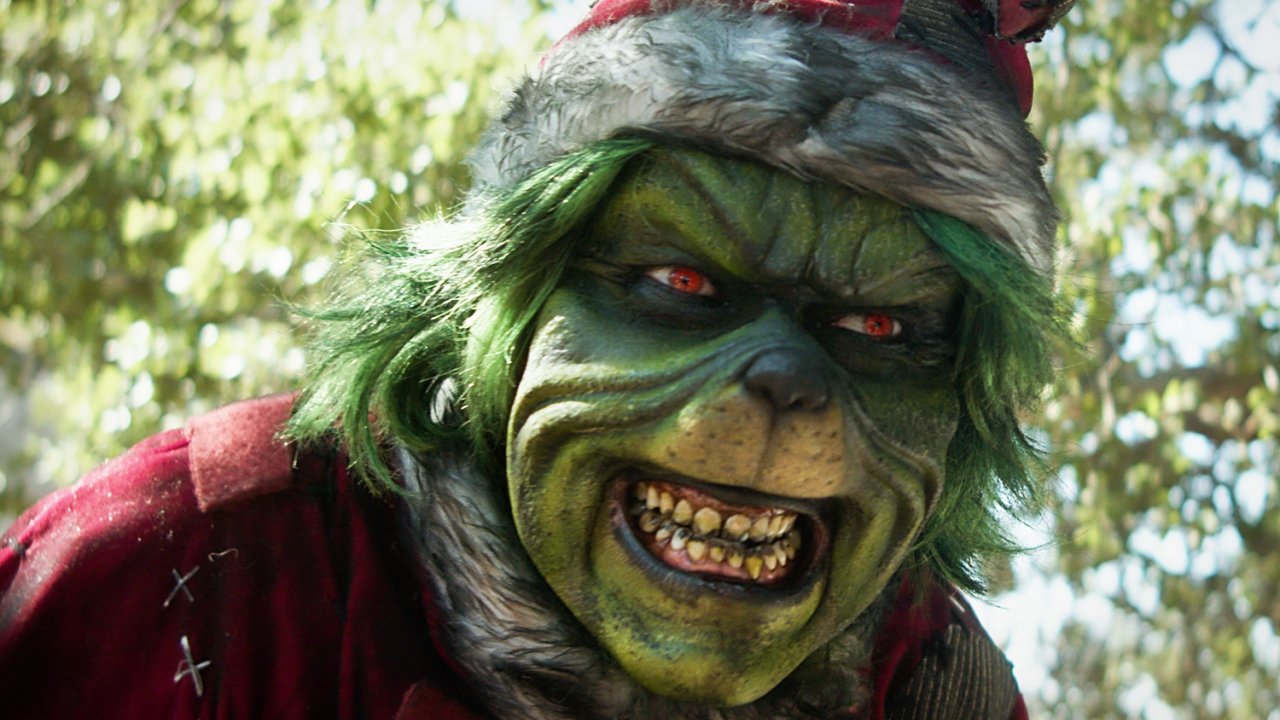 The Mean One: trailer e poster del film horror con un Grinch più assassino del solito