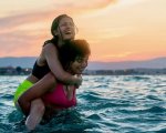 Le nuotatrici, la recensione: su Netflix un appassionante dramma biografico
