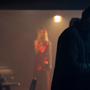 Tra le onde: un'immagine del film