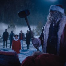 Una notte violenta e silenziosa: David Harbour in una scena del film