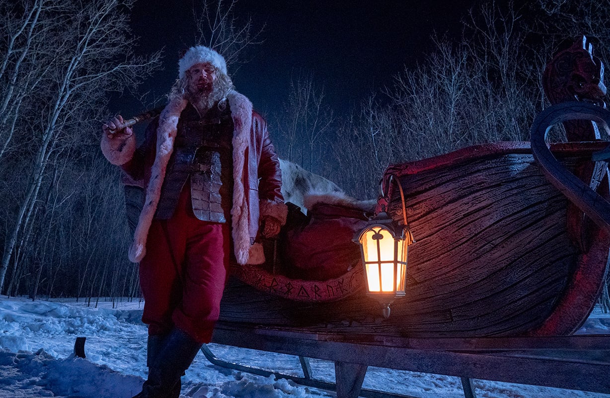 David Harbour in una scena di Una notte violenta e silenziosa
