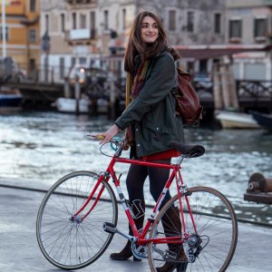 Odio il Natale: Pilar Fogliati in un'immagine della serie