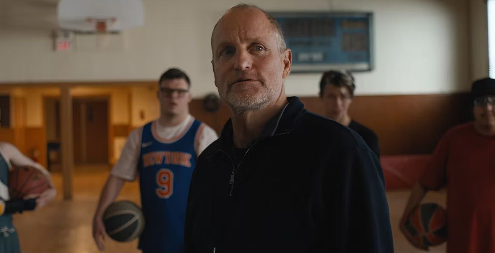 Woody Harrelson è un allenatore di basket caduto in disgrazia nel trailer di Champions