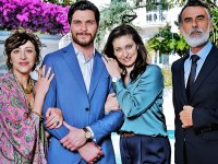 Diversi come due Gocce d'Acqua, la recensione: una rom-com da fiaba per una bella sorpresa TV