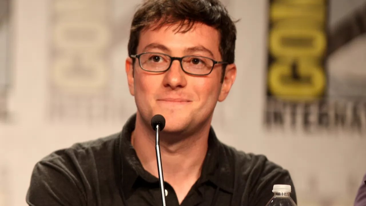 Paul T. Goodman: il trailer della nuova folle serie diretta da Jason Woline, regista di Borat 2, per Peacock