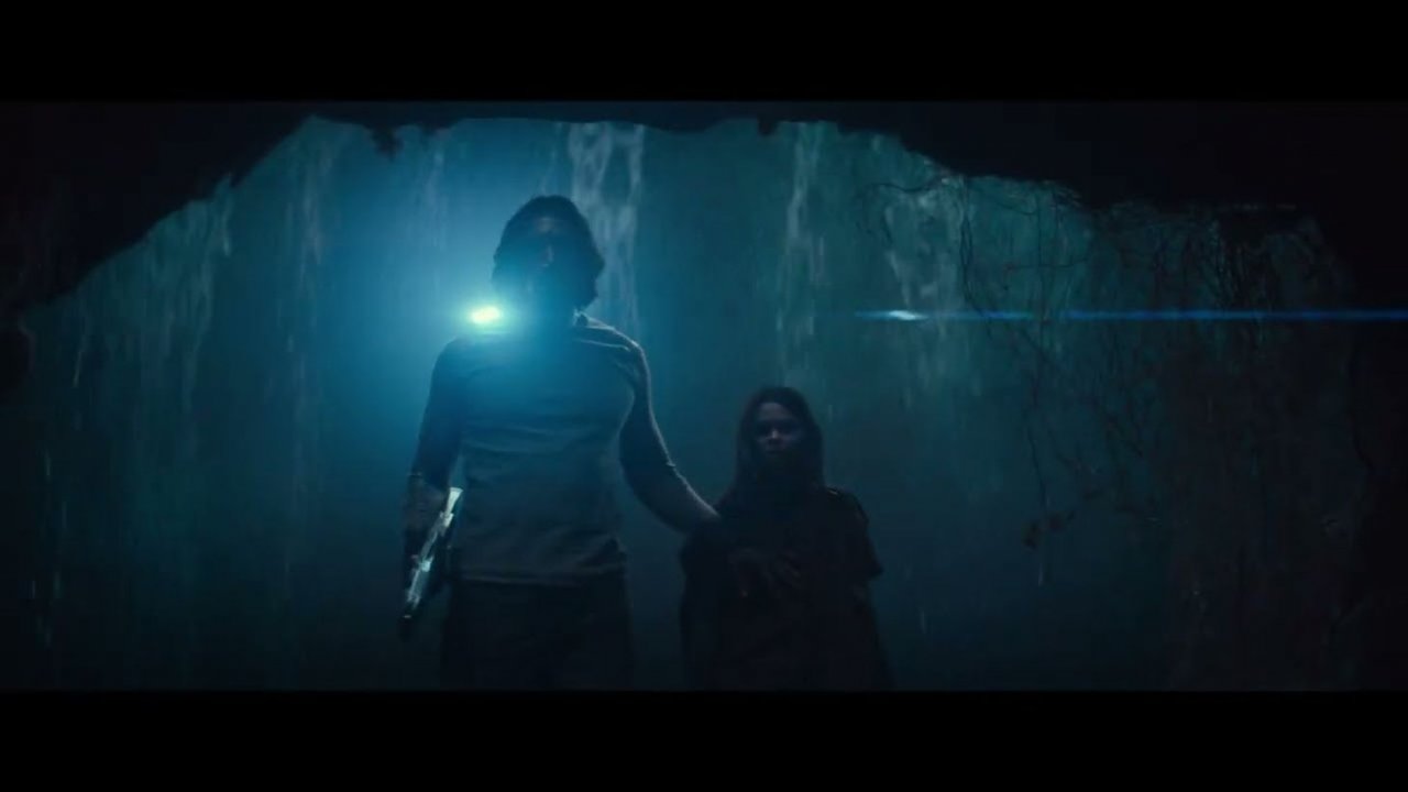 Adam Driver braccato dai dinosauri su un misterioso pianeta nel trailer dello sci-fi 65