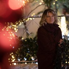 Natale a tutti i costi: Angela Finocchiaro in una scena del film