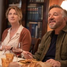 Natale a tutti i costi: Christian De Sica e Angela Finocchiaro in una scena del film