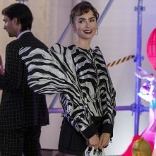 Emily in Paris 3: Lily Collins in un'immagine della serie