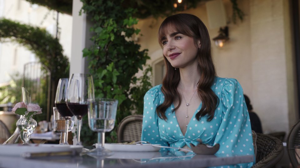 Emily In Paris S3 E6 00 11 29 15Rc