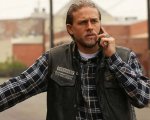 Shantaram, la serie tv di Apple TV+ con Charlie Hunnam è stata cancellata