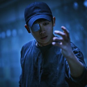 Occhio per occhio: Jung Hae-in in una scena della serie