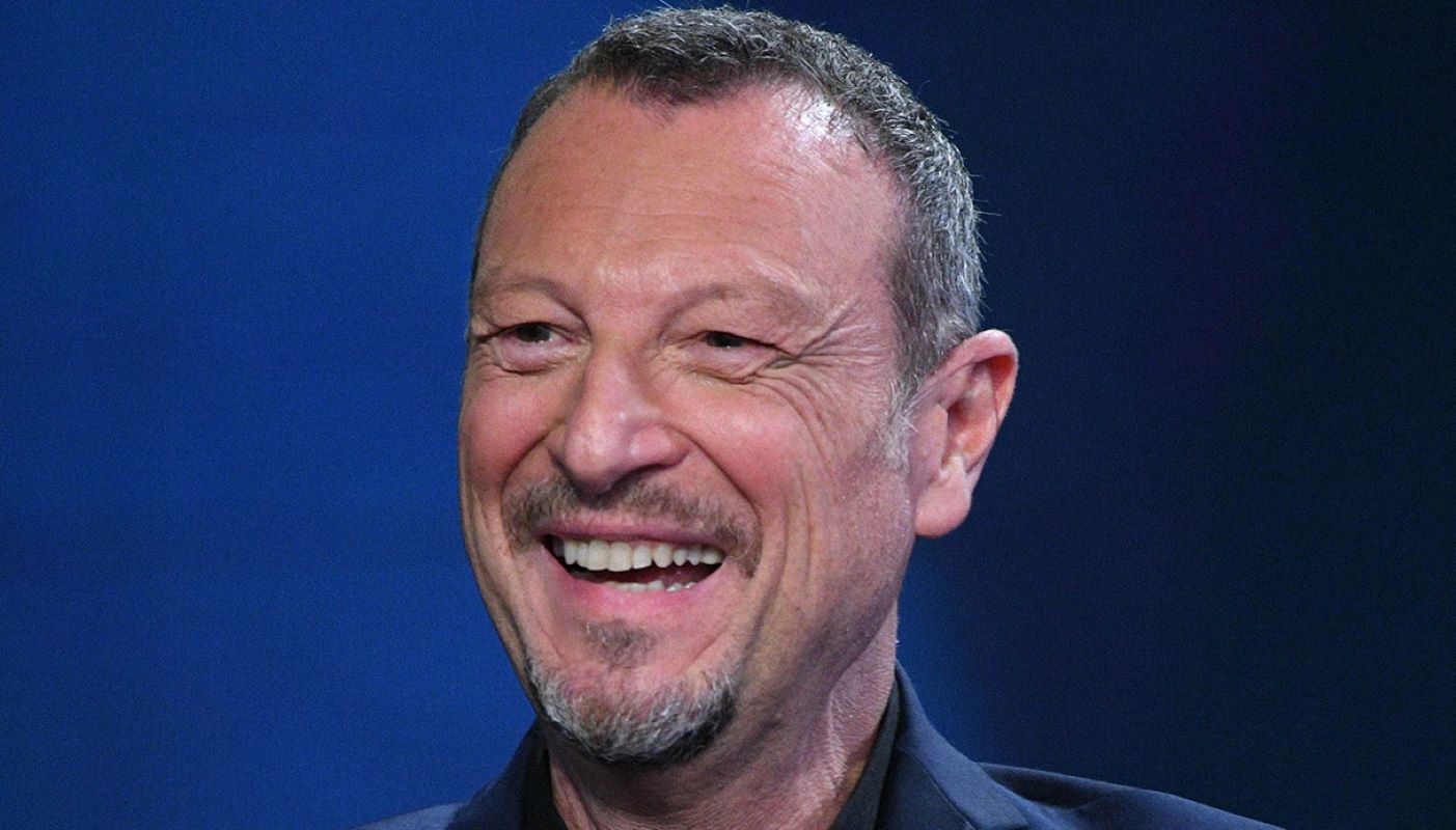 Sanremo 2023: Amadeus a Maurizio Costanzo promette 'Un'altra presenza femminile importante'