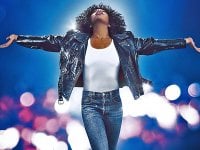 Whitney: Una Voce Diventata Leggenda, la recensione: Grandi canzoni... ma perché non farne un musical?