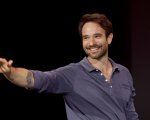James Bond: Charlie Cox commenta le voci che lo vedono tra i possibili interpreti dell'agente 007