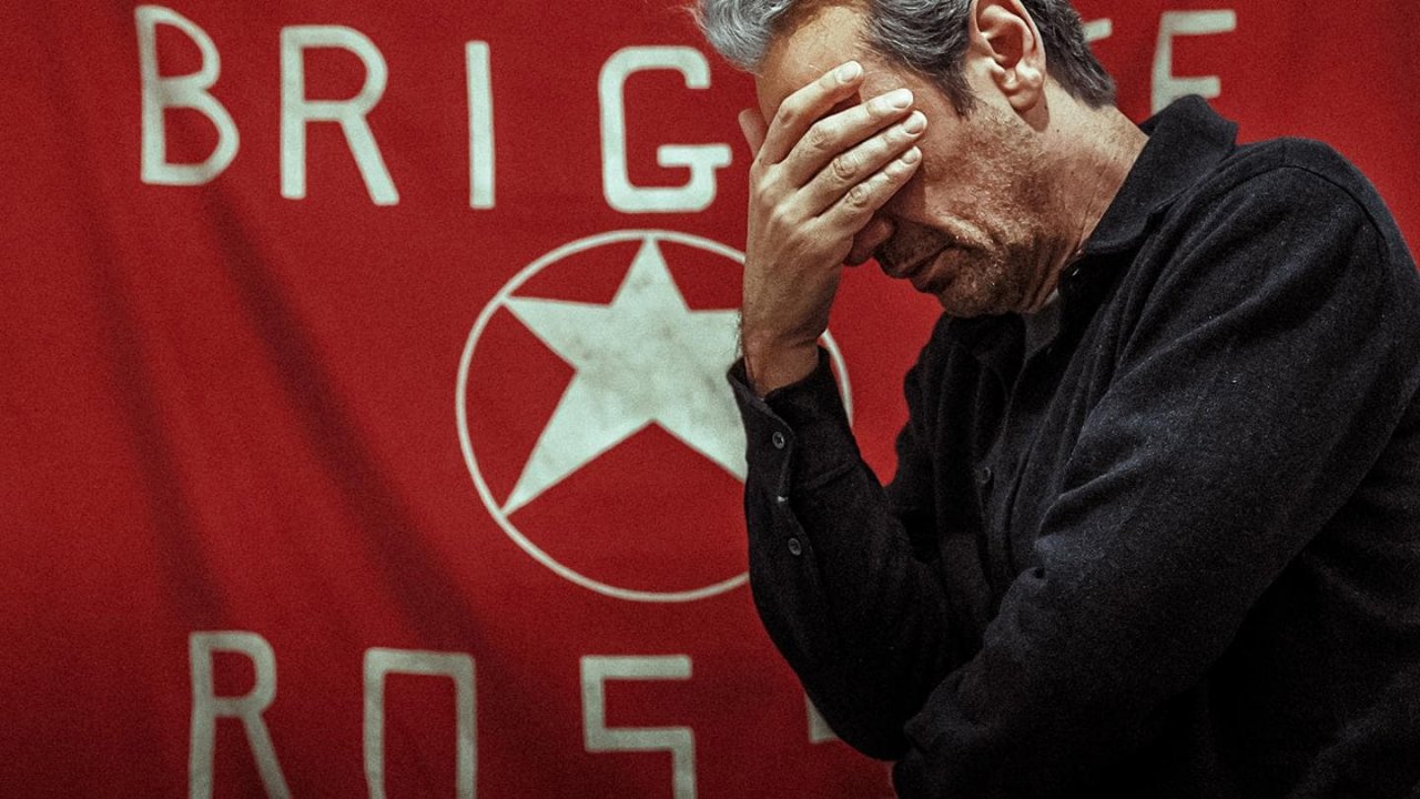 Esterno Notte in DVD, la recensione: tre dischi per rivedere la serie ipnotica di Marco Bellocchio