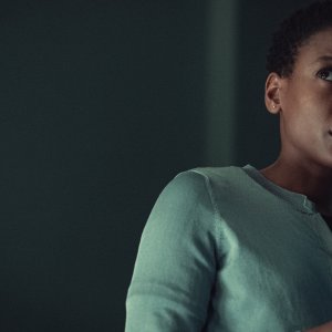 Treason: Tracy Ifeachor in una scena della serie Netflix