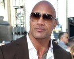 Dwayne Johnson ha augurato un Felice Natale ai suoi fan... indossando un tutù
