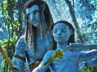 Avatar - La via dell'acqua: padri, madri e figli in James Cameron