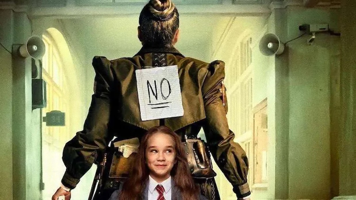 Matilda The Musical, Emma Thompson irriconoscibile come Miss Trunchbull nel film Netflix