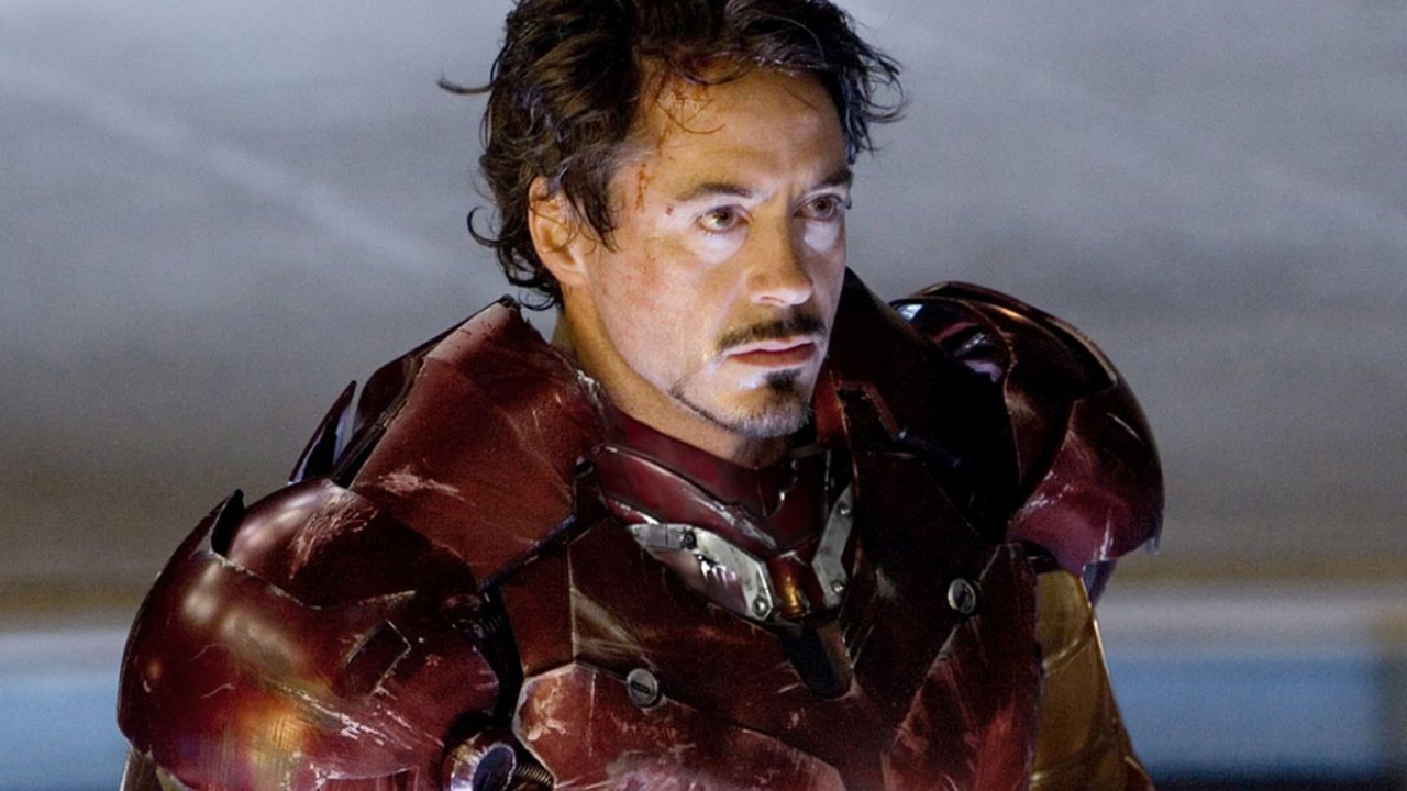 Robert Downey Jr. calvo sul red carpet: Iron Man è irriconoscibile