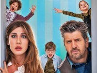 Tre di Troppo, la recensione: una commedia dalle buone intenzioni ma dalle troppe gag