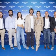 Everybody Loves Diamonds: un'immagine del cast della serie