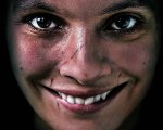 Smile in 4K UHD, la recensione: edizione super per l'horror che ha incassato di più nel 2022