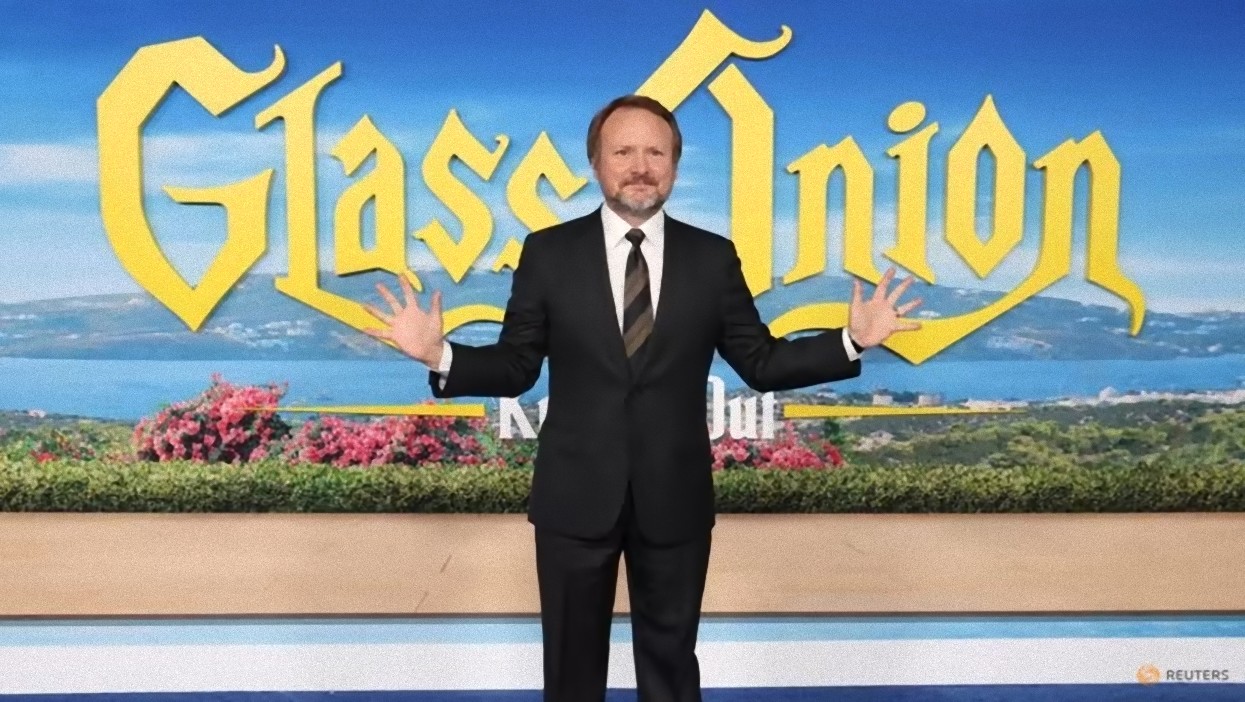 Glass Onion, che ne pensa il regista Rian Johnson di un Holiday Special di Knives Out?