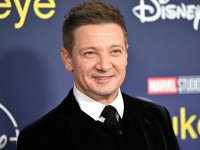 Jeremy Renner: le reazioni delle star dell'MCU al selfie dall'ospedale