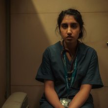 This is going to hurt: Ambika Mod in una scena della serie