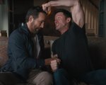 Hugh Jackman scherza su Deadpool 3: 'Posso prendere a pugni Ryan Reynolds tutti i giorni!'
