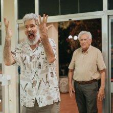 I delitti del BarLume 10, Alessandro Benvenuti e Massimo Paganelli in una scena