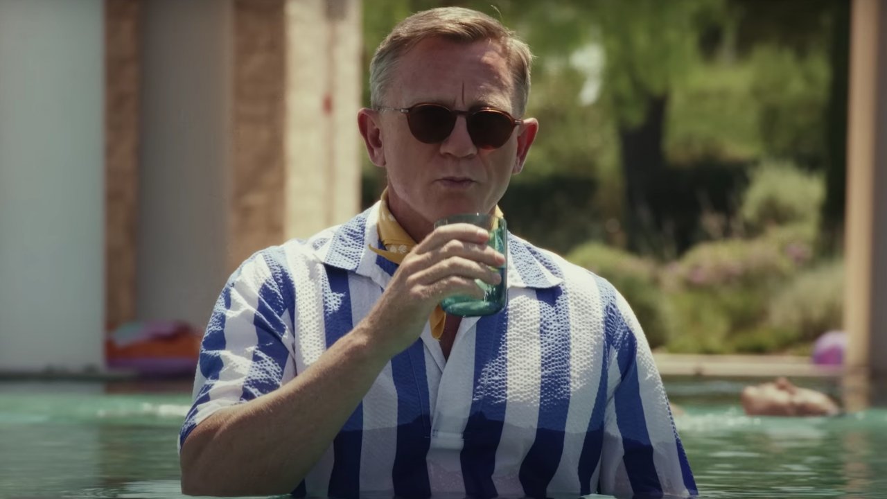Glass Onion - Knives Out: ecco dove vedere gratuitamente 30 minuti di dietro le quinte del film