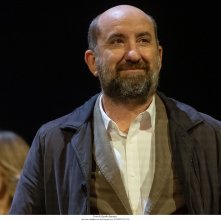 Grazie ragazzi: Antonio Albanese in una scena del film