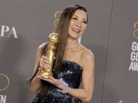 Golden Globes 2023: Michelle Yeoh zittisce chi voleva accorciarle il discorso di ringraziamento