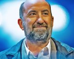 Grazie ragazzi, recensione del film con Antonio Albanese: aspettando la bellezza