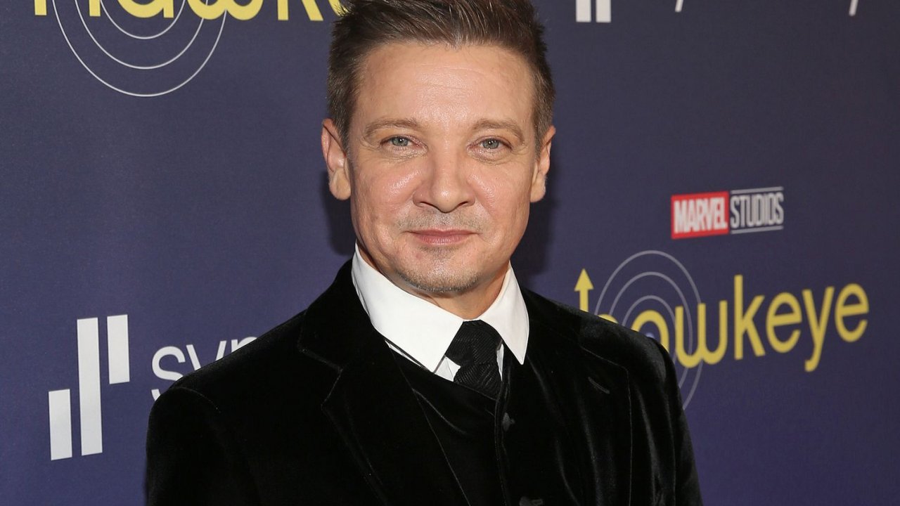 Jeremy Renner: dalla sorella un aggiornamento positivo, ma alcuni amici temono non possa più camminare