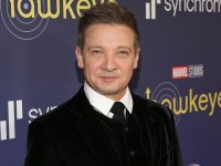 Jeremy Renner: dalla sorella un aggiornamento positivo, ma alcuni amici temono non possa più camminare