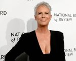 Jamie Lee Curtis bloccata a casa con il Covid: 'F****lo, farò il tifo per amici e colleghi dal televisore'