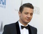 Jeremy Renner condivide sui social una foto di casa sua: 'Mi manca il mio posto felice'