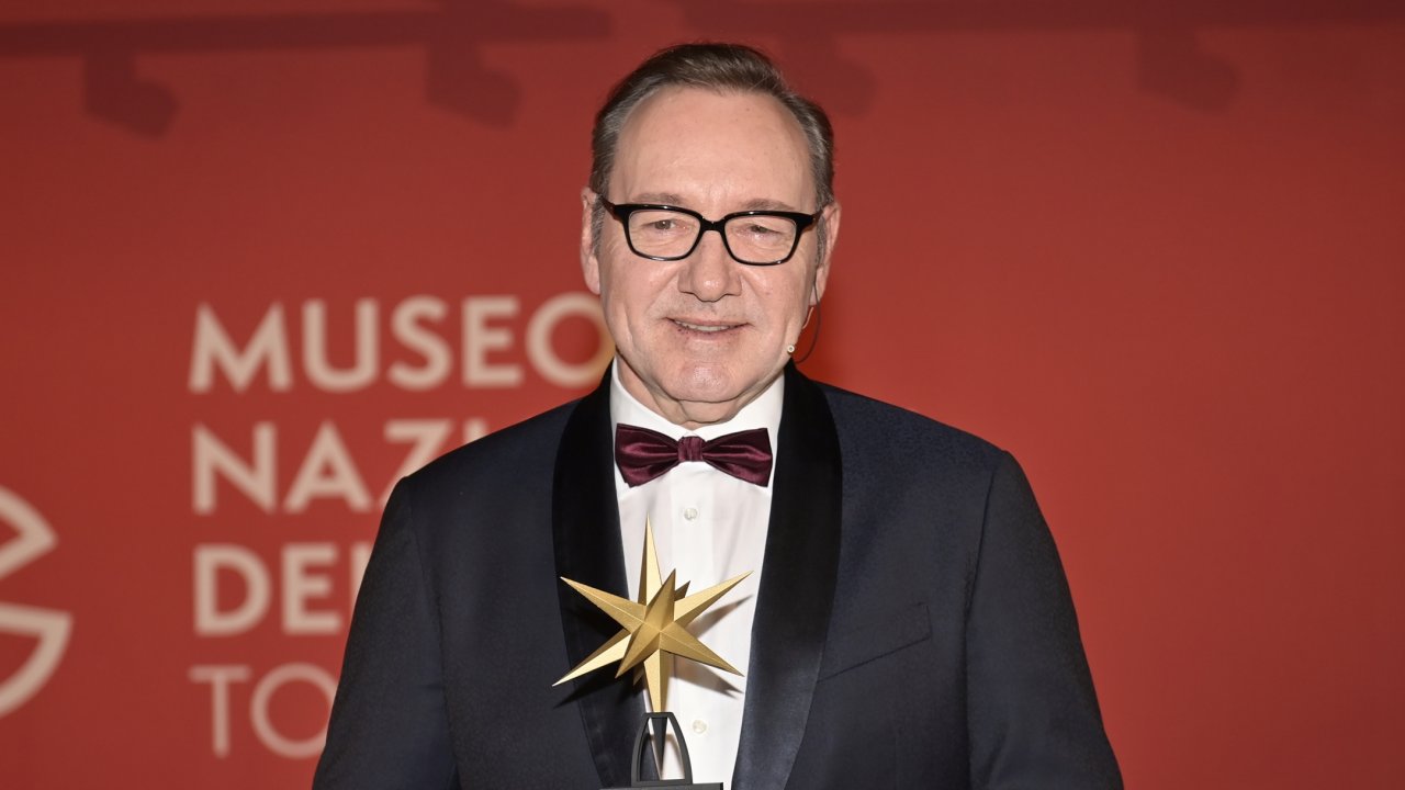 Kevin Spacey ringrazia il Museo del Cinema per aver avuto 'le palle' di premiarlo