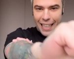 Fedez batte il Codacons: 'Col caz*o che vi pago', l'associazione costretta a pagare le spese legali