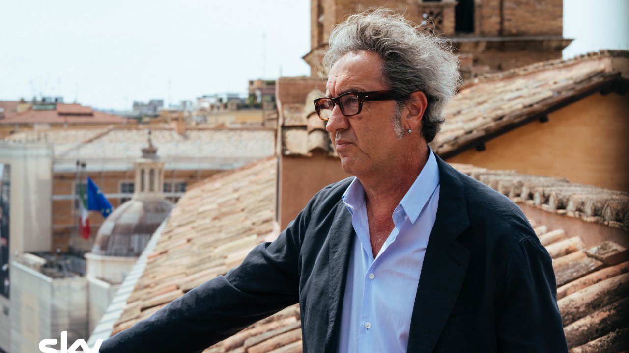 Il regista Paolo Sorrentino in uno scatto