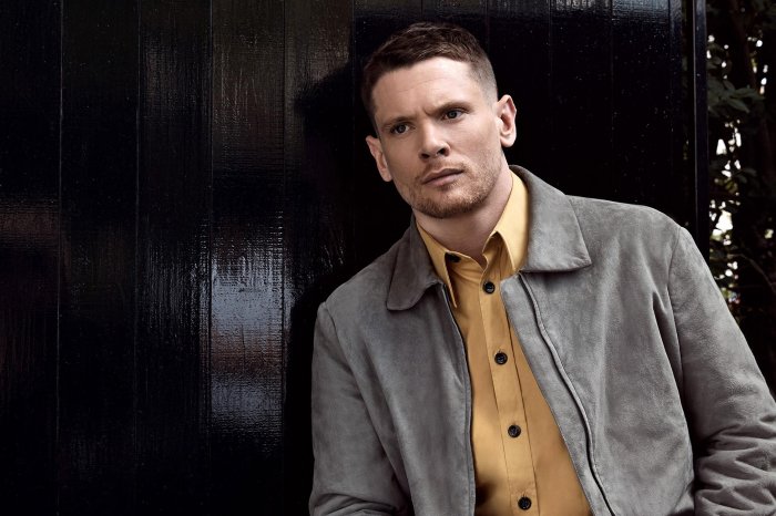 Back to Black: Jack O'Connell, Eddie Marsan e Lesley Manville nel cast