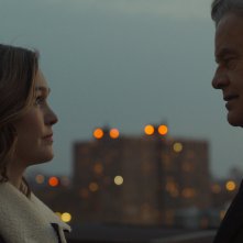 The God Committee: Kelsey Grammer e Julia Stiles in una scena del film