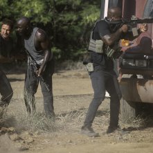 The Plane: Gerard Butler, Mike Colter in una scena del film