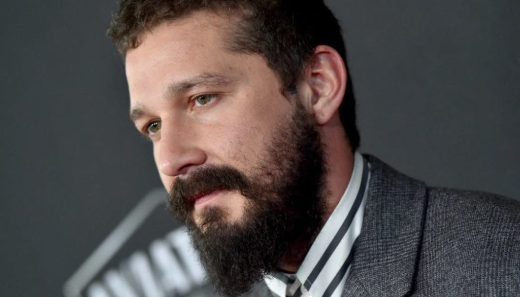 Megalopolis, Shia LaBeouf come una dea greca: tacchi alti e spacco nelle foto dal set di Coppola