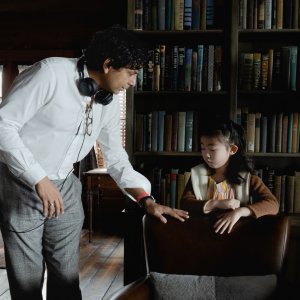 Bussano alla porta: un'immagine dal set del film