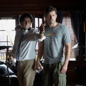 Bussano alla porta: una foto dal set del film